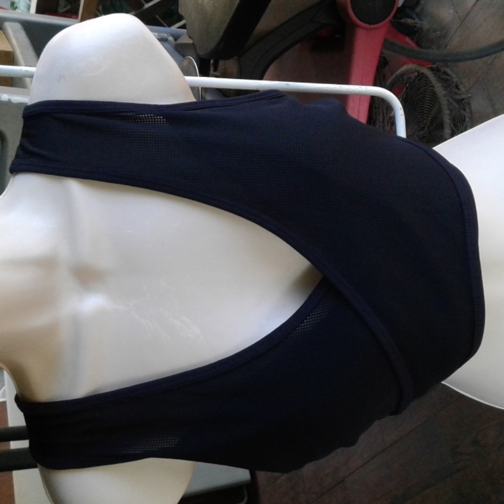 Exercise bra good condition not sure what the brand is but I did show the logo